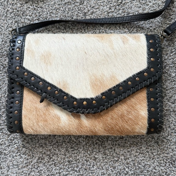 Black and Tan Leather Cowhide Crossbody Bag - Picture 2 of 12